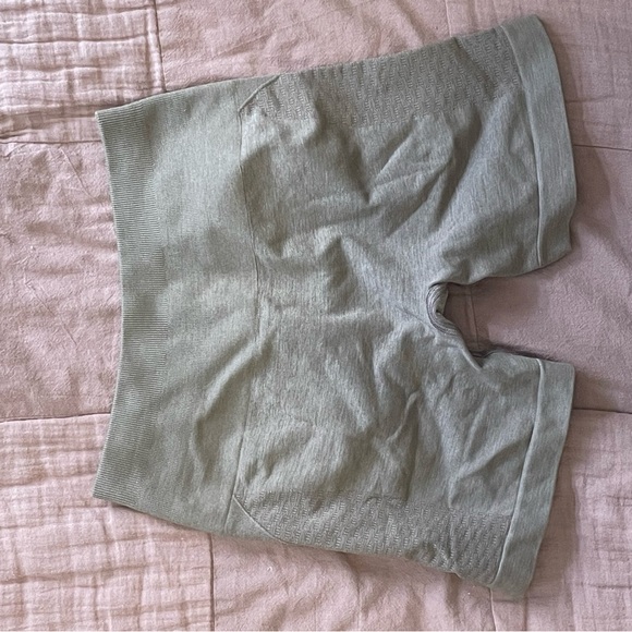 CONTOUR AMPLIFY SHORTS 4" In Sand - Picture 2 of 3